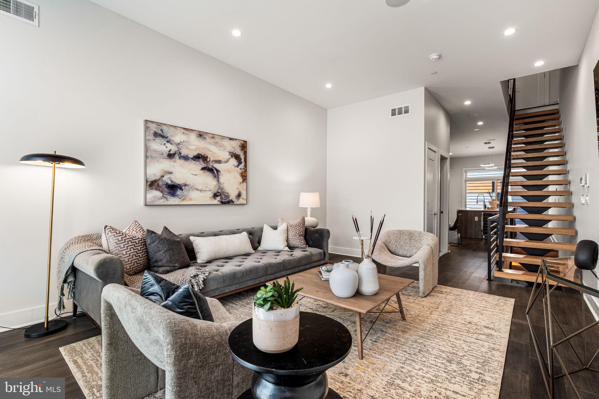 1217 BAINBRIDGE STREET