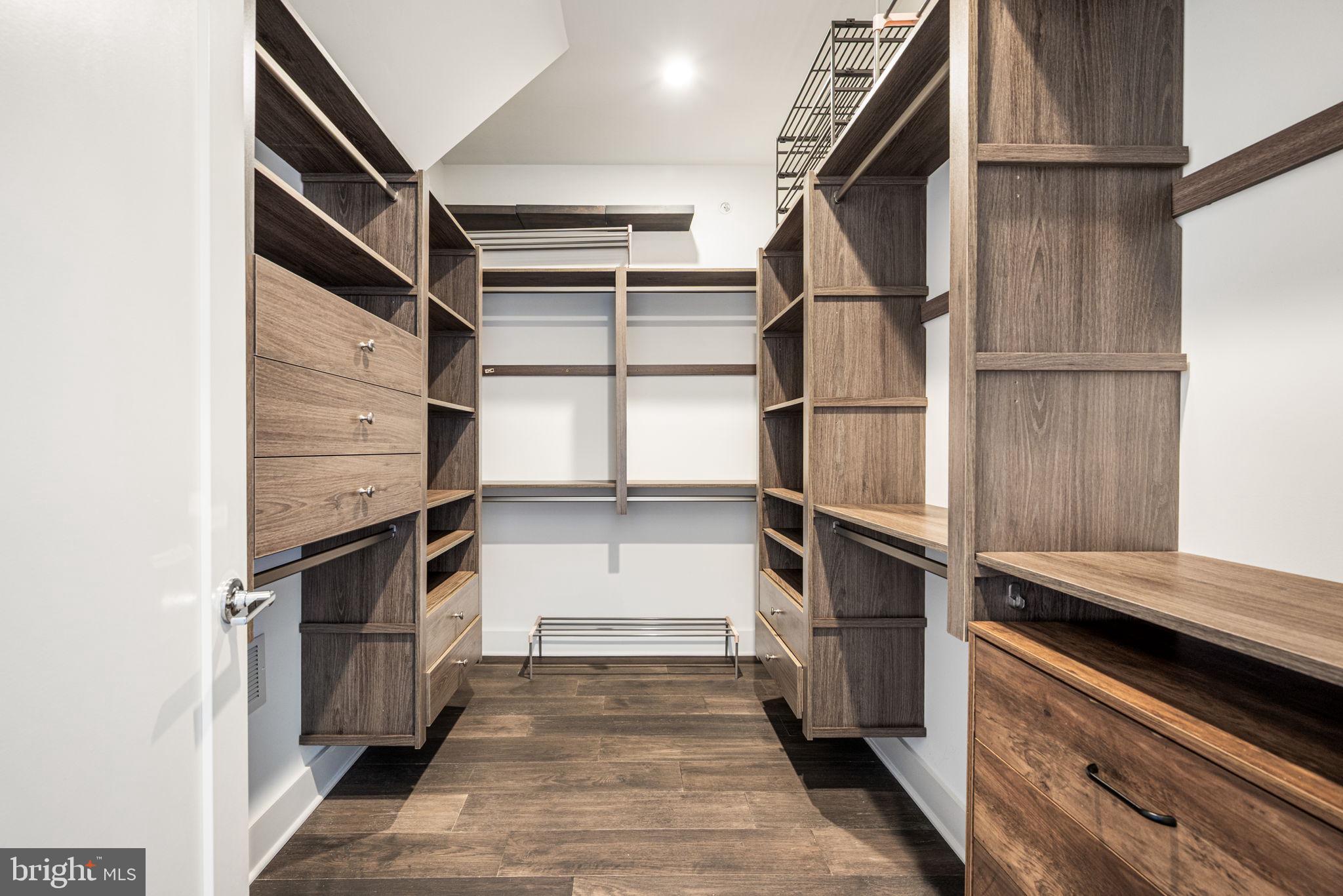 1217 BAINBRIDGE STREET