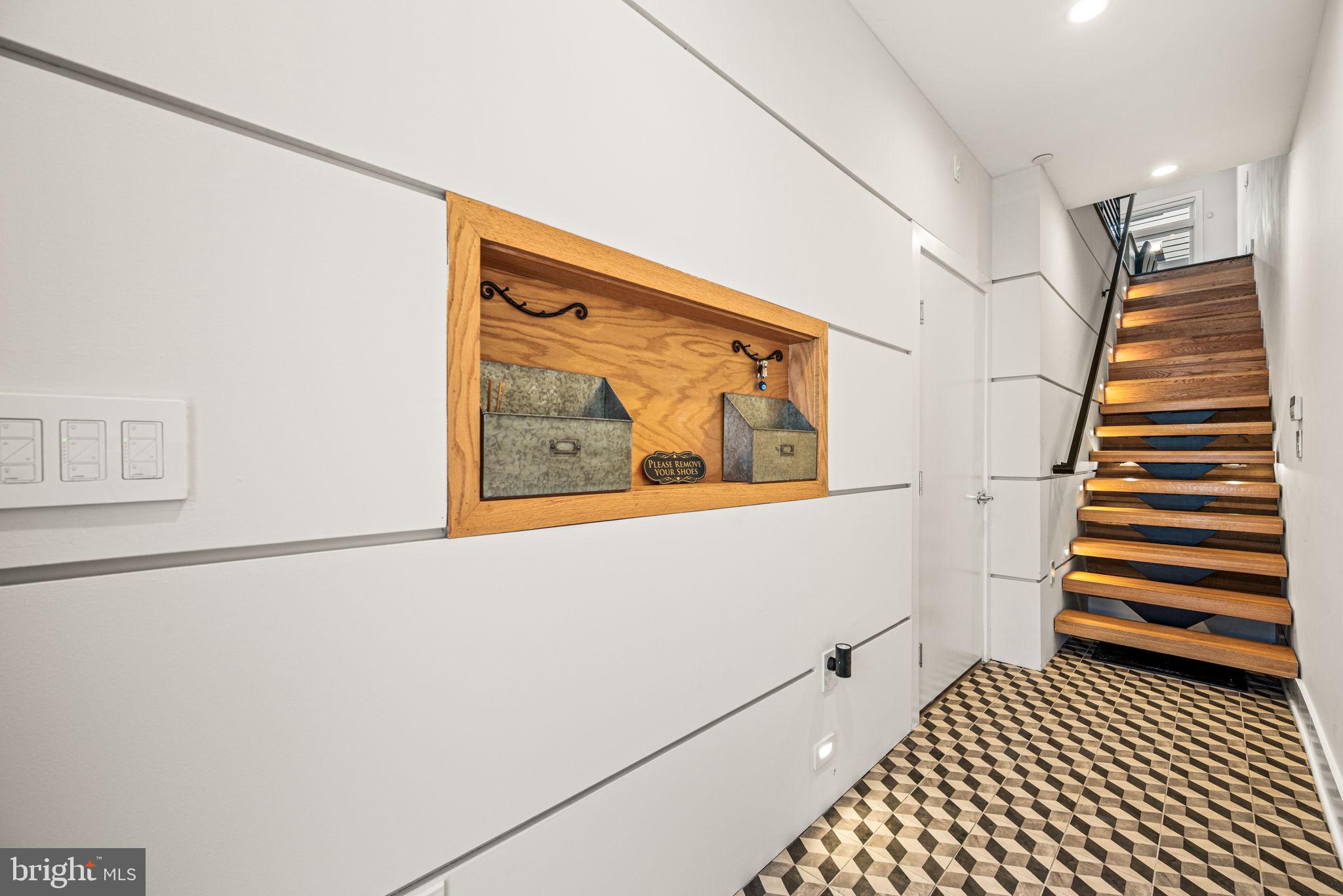 1217 BAINBRIDGE STREET