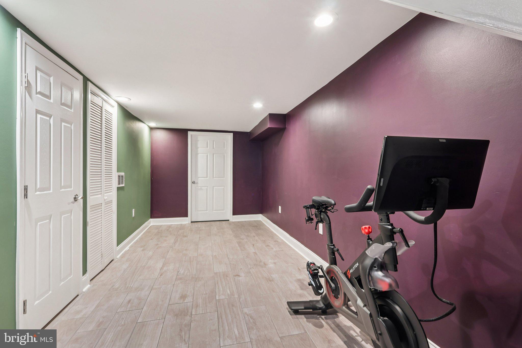 3208 CLIFFORD STREET