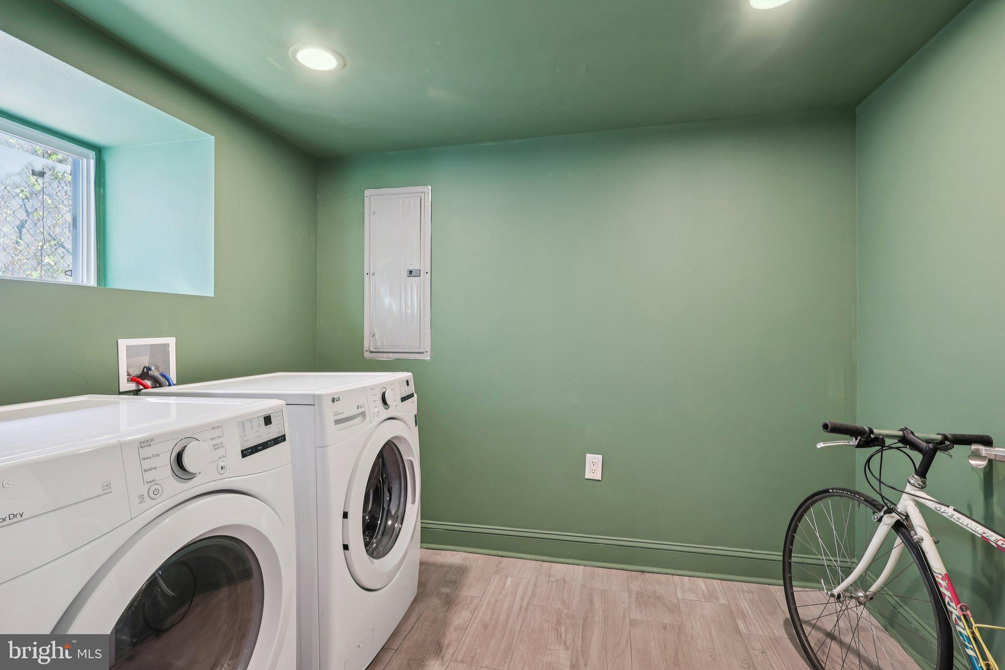 3208 CLIFFORD STREET