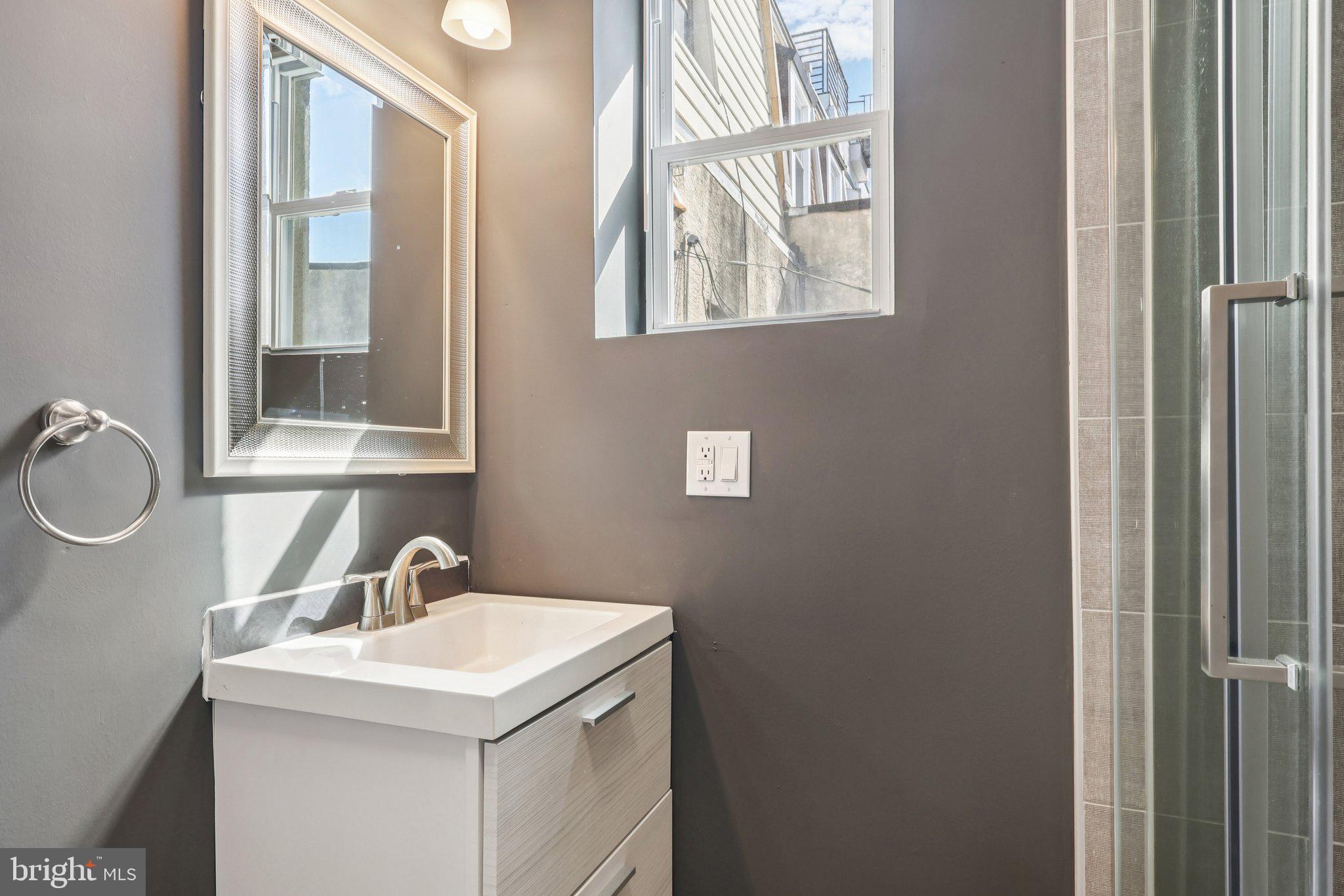 3208 CLIFFORD STREET