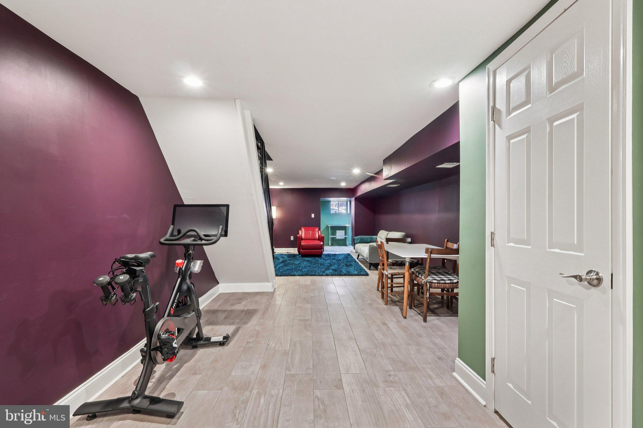 3208 CLIFFORD STREET