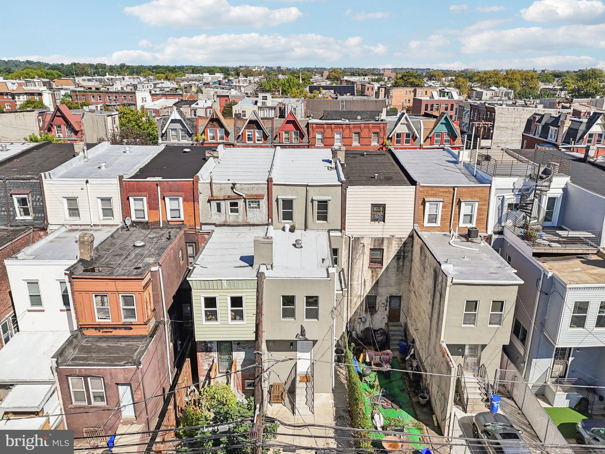 3208 CLIFFORD STREET