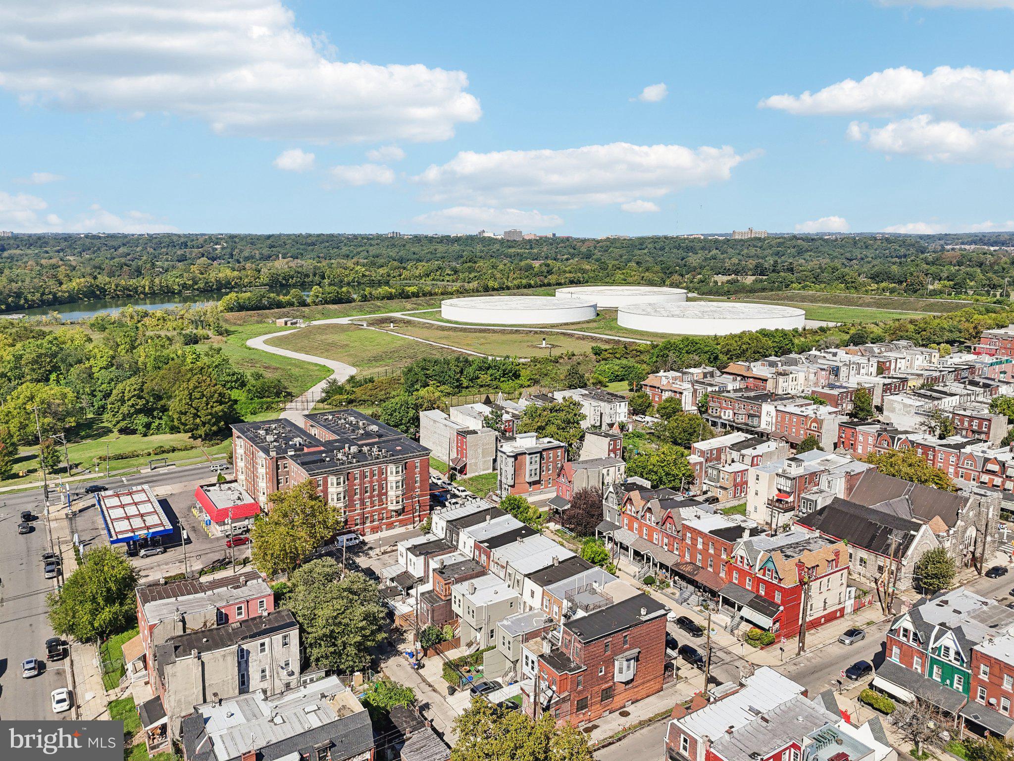 3208 CLIFFORD STREET