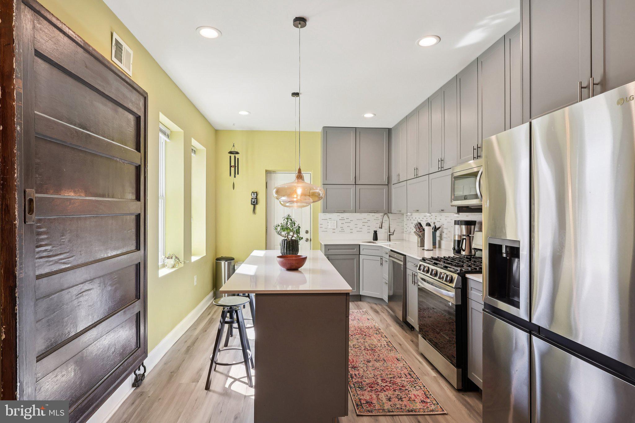 3208 CLIFFORD STREET