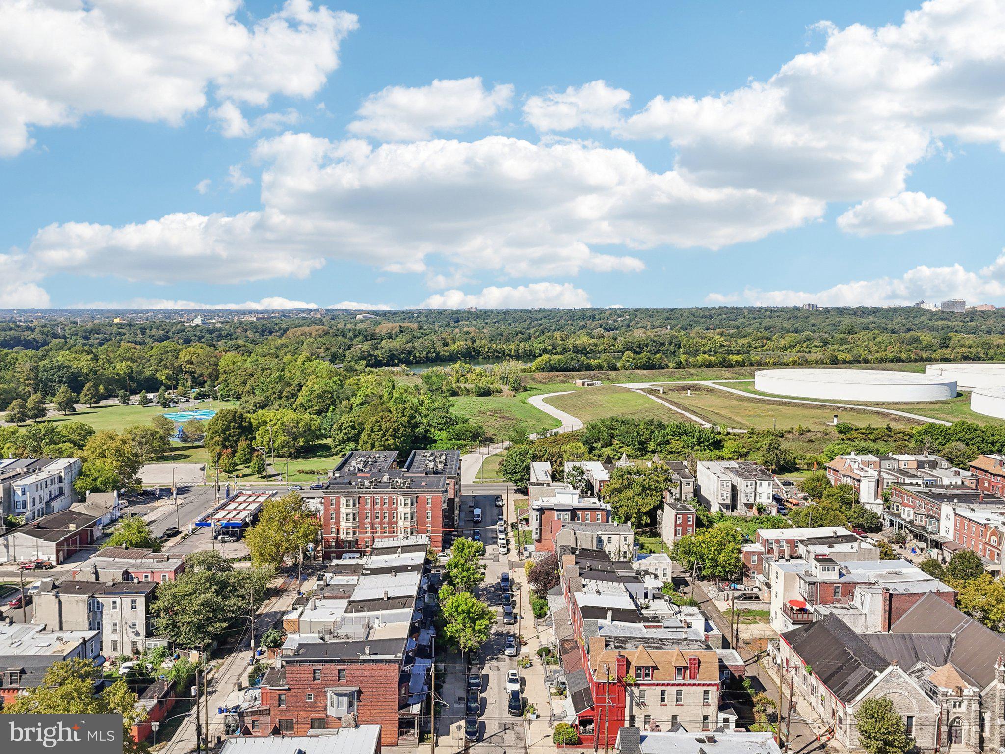 3208 CLIFFORD STREET