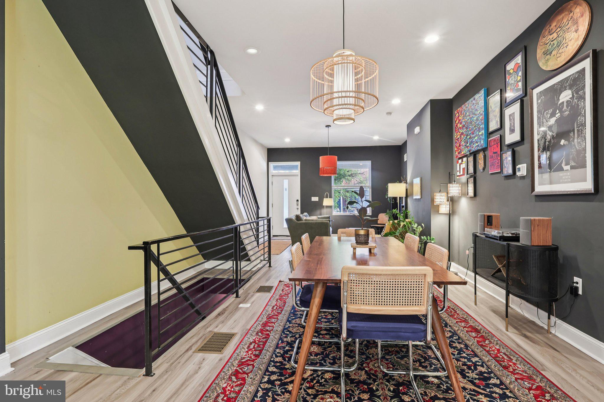 3208 CLIFFORD STREET