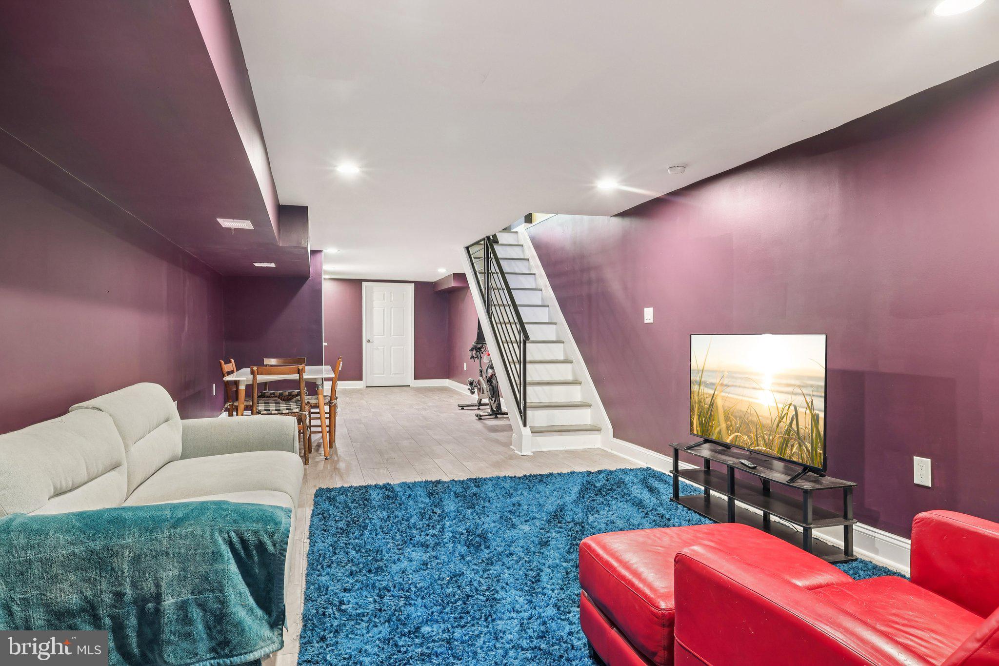 3208 CLIFFORD STREET