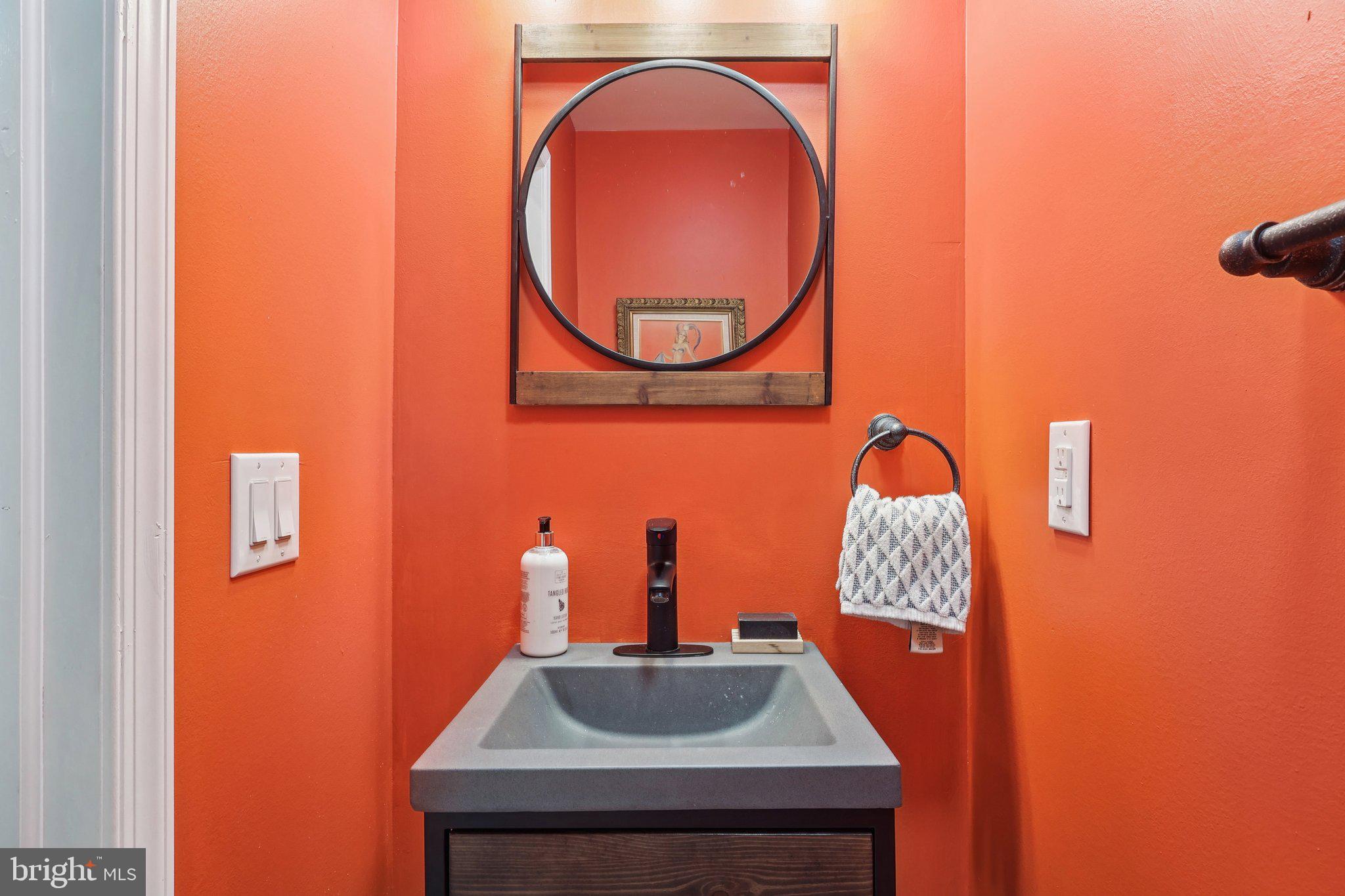 3208 CLIFFORD STREET