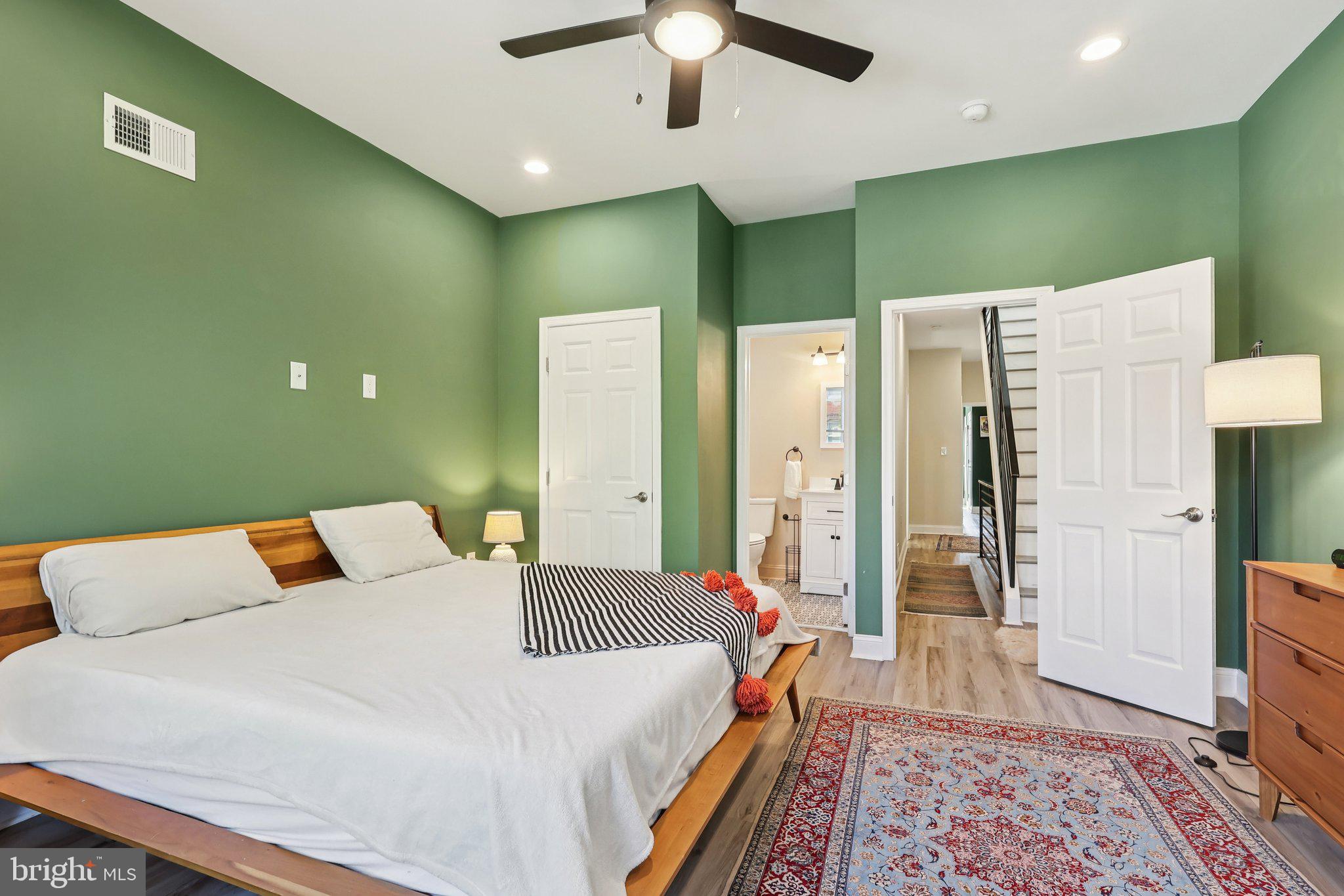 3208 CLIFFORD STREET