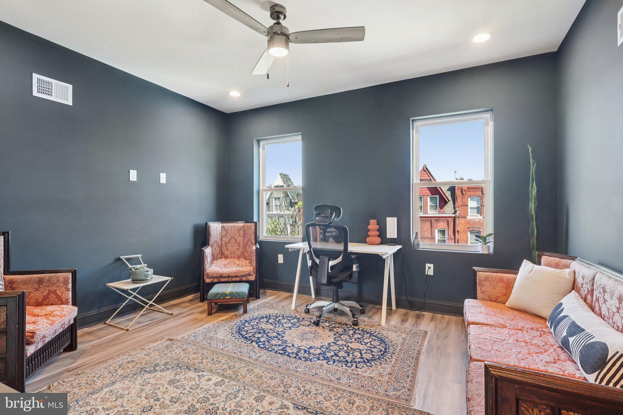 3208 CLIFFORD STREET