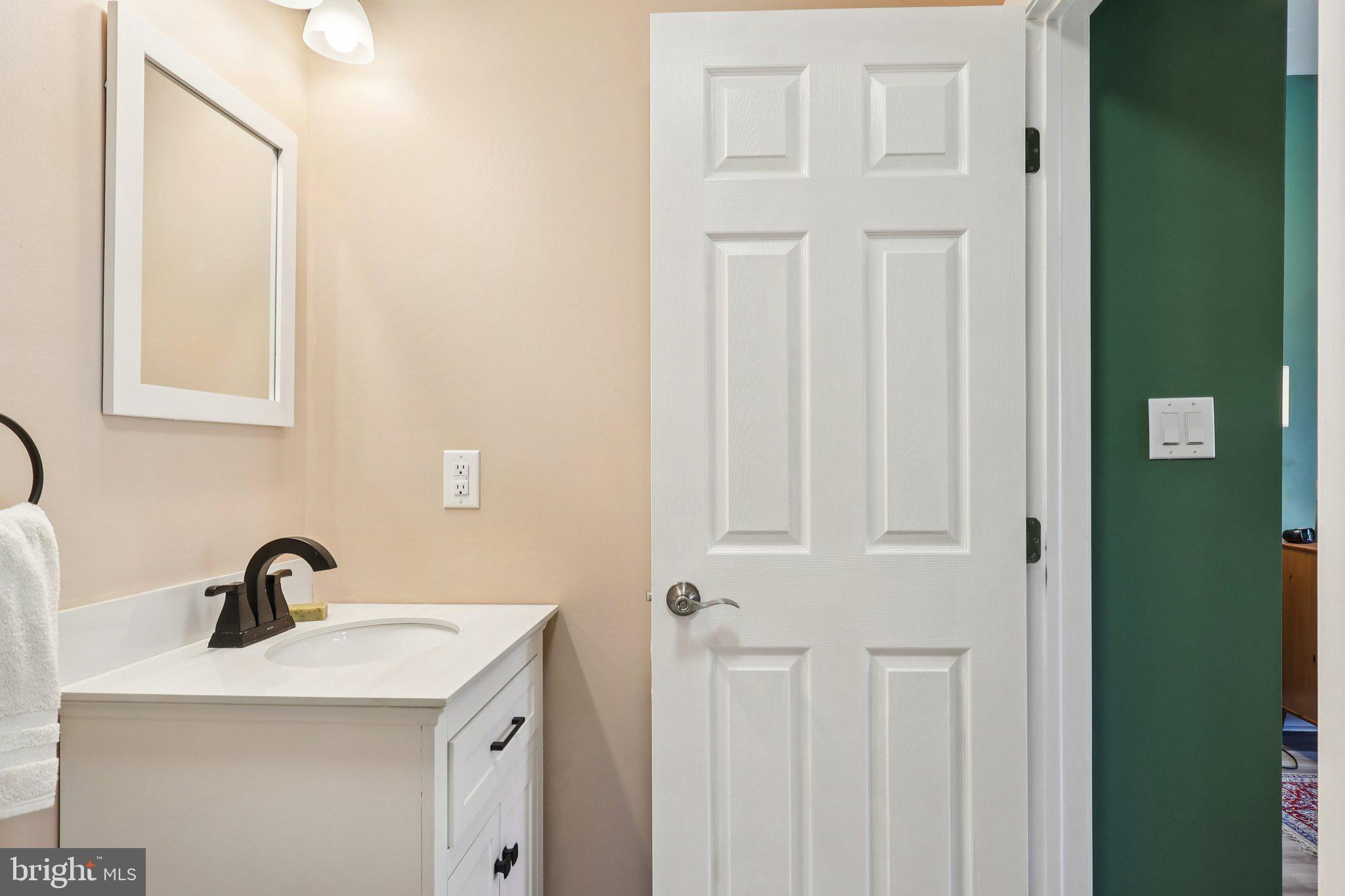 3208 CLIFFORD STREET