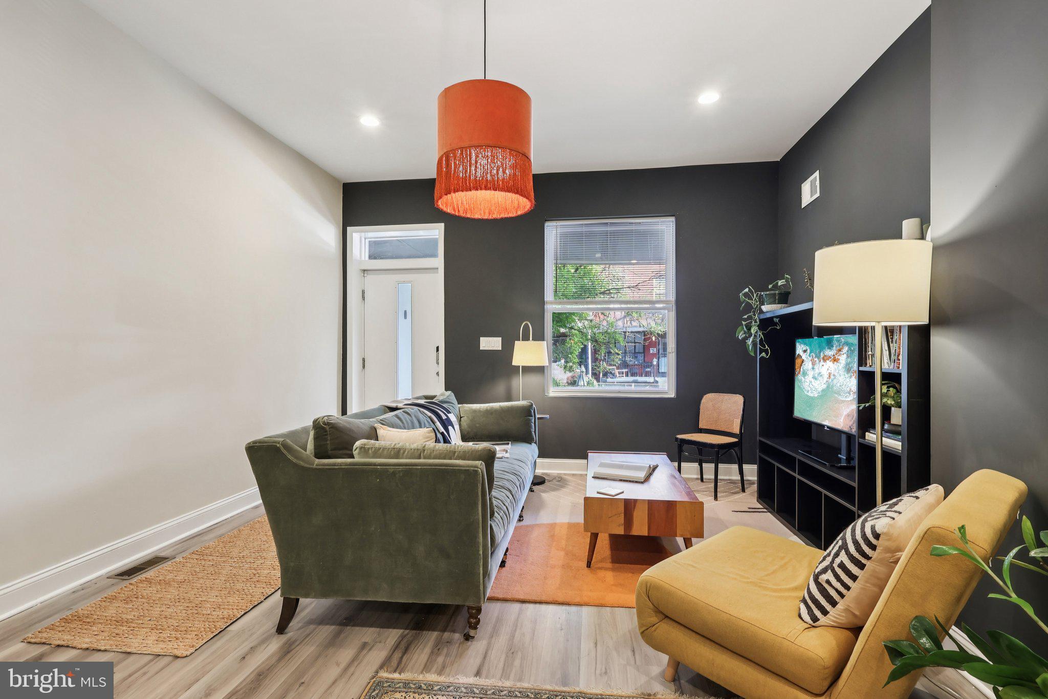 3208 CLIFFORD STREET