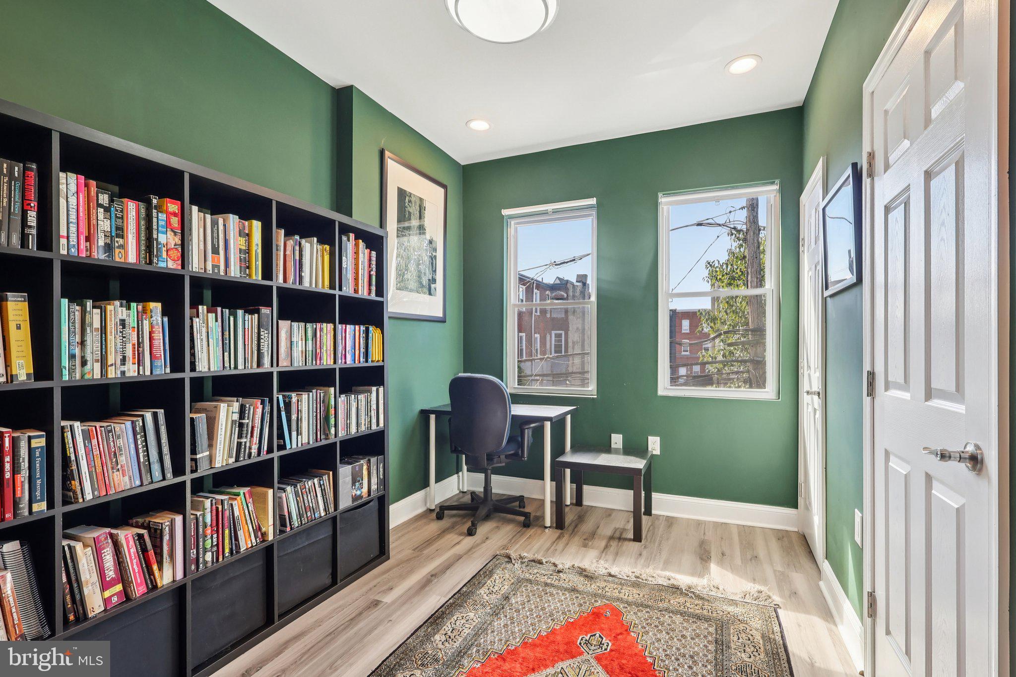 3208 CLIFFORD STREET