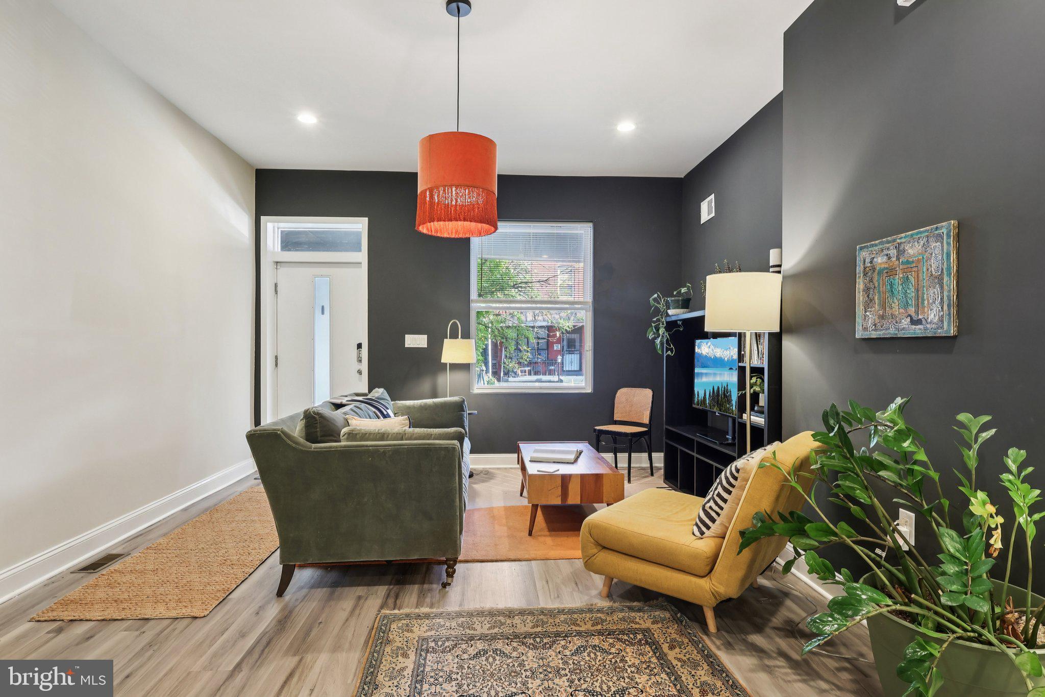 3208 CLIFFORD STREET