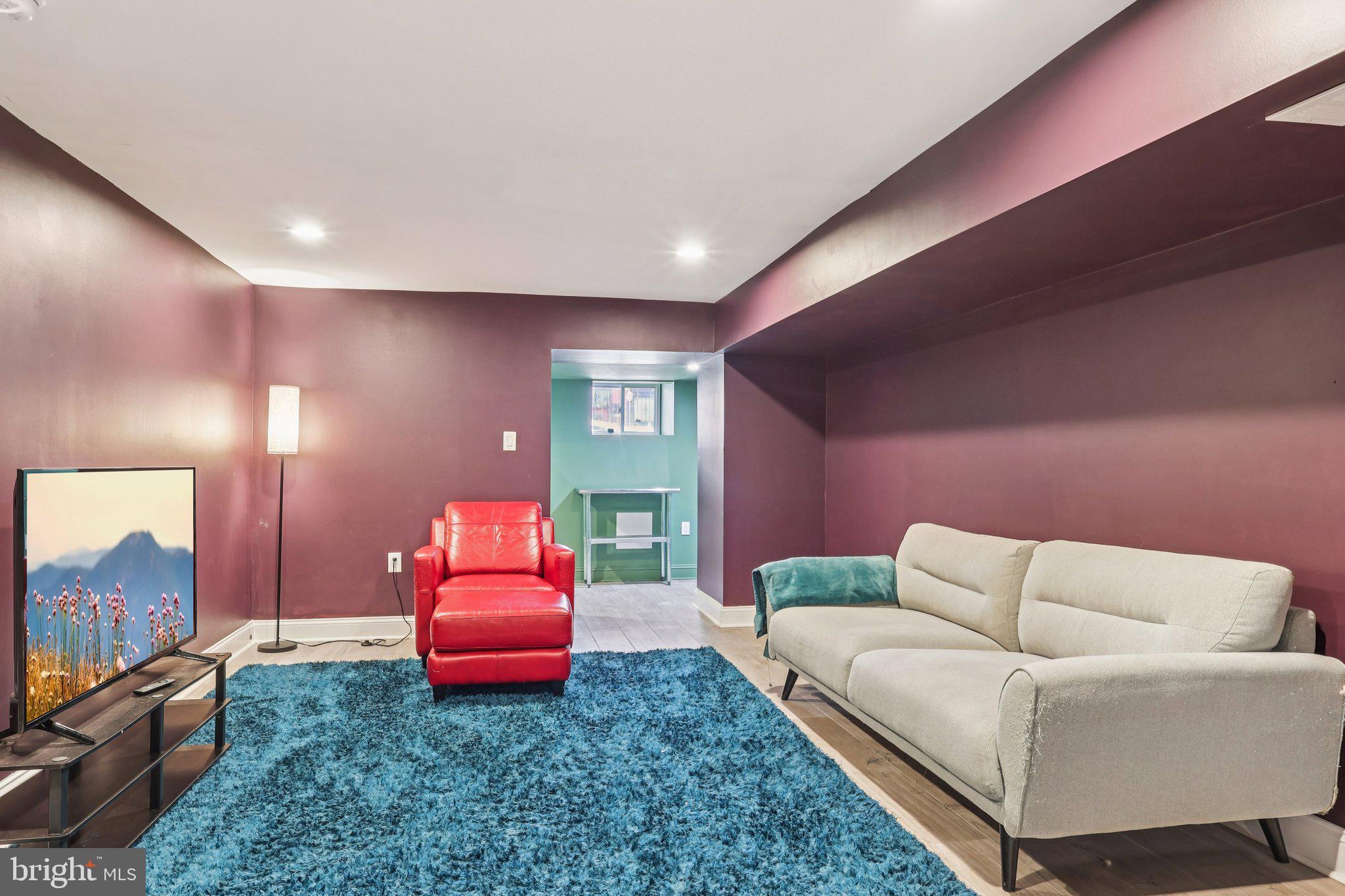 3208 CLIFFORD STREET