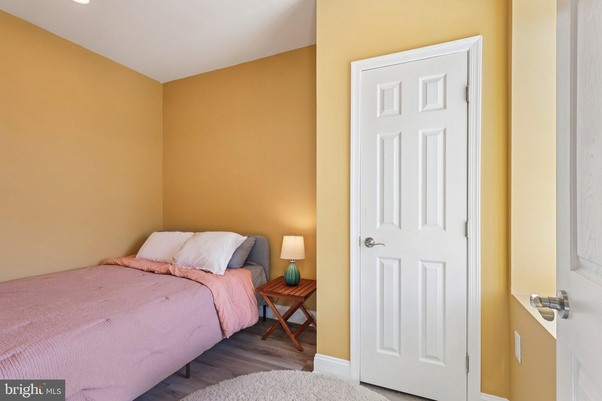 3208 CLIFFORD STREET