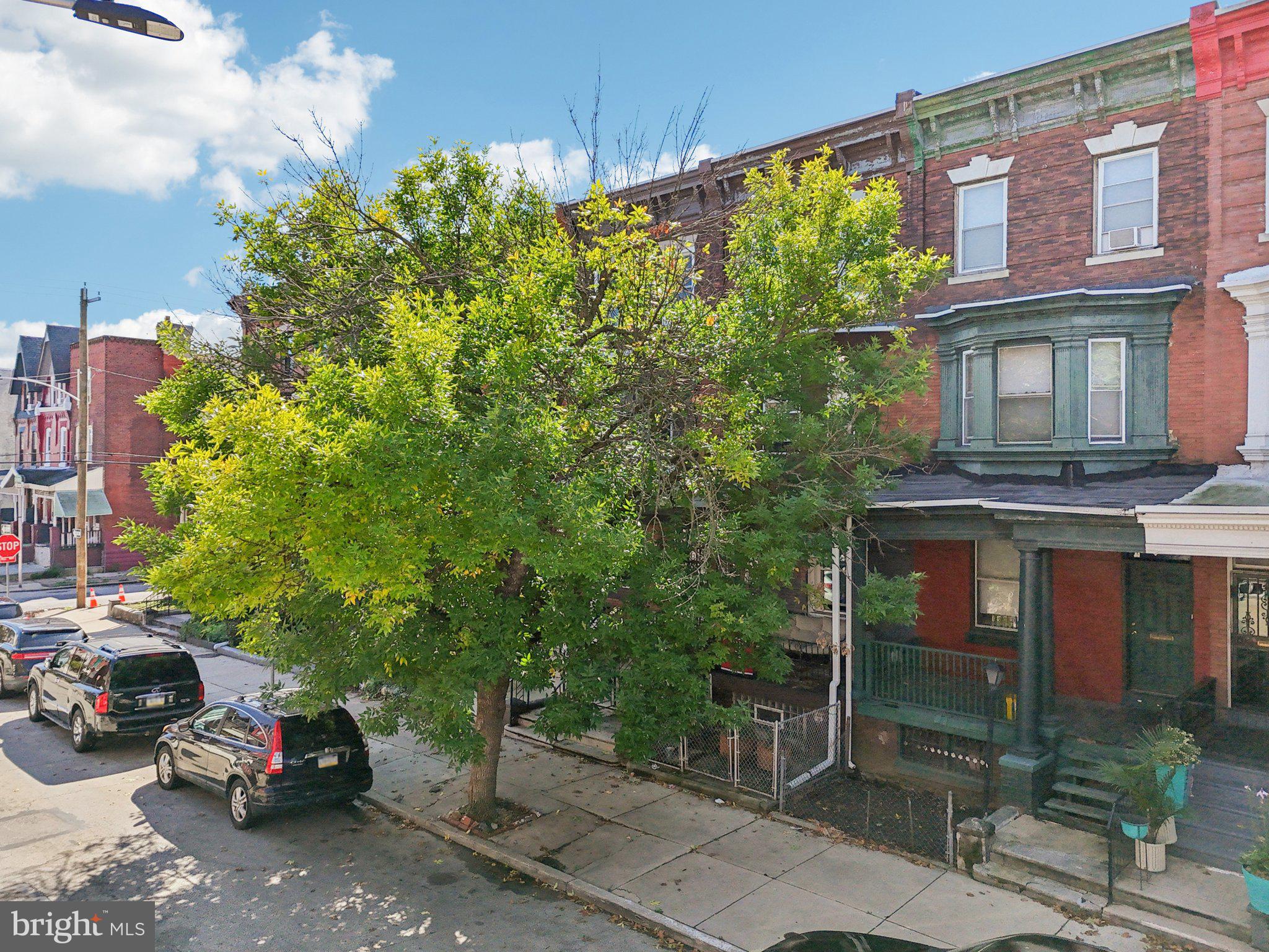 3208 CLIFFORD STREET