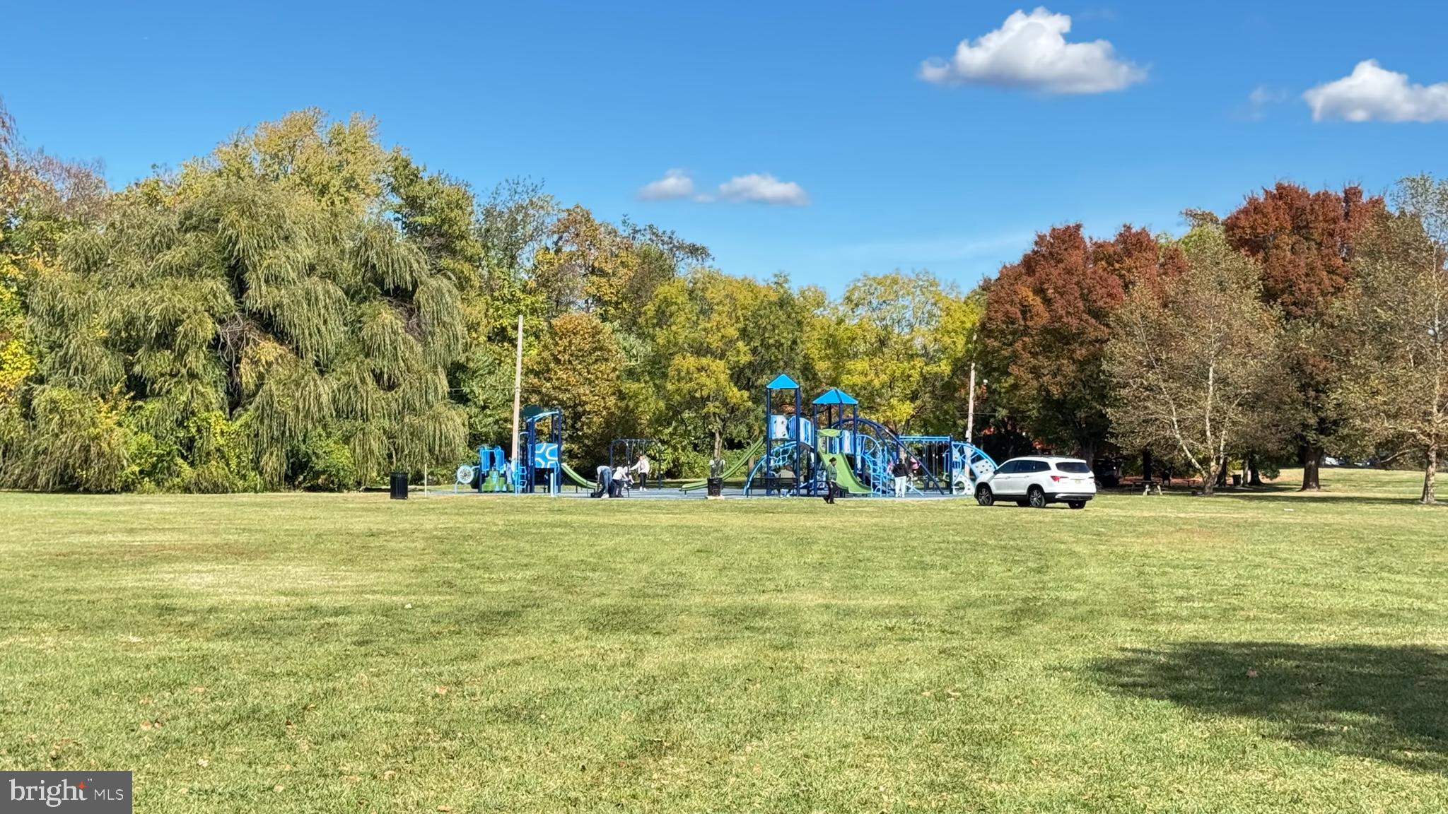 3208 CLIFFORD STREET