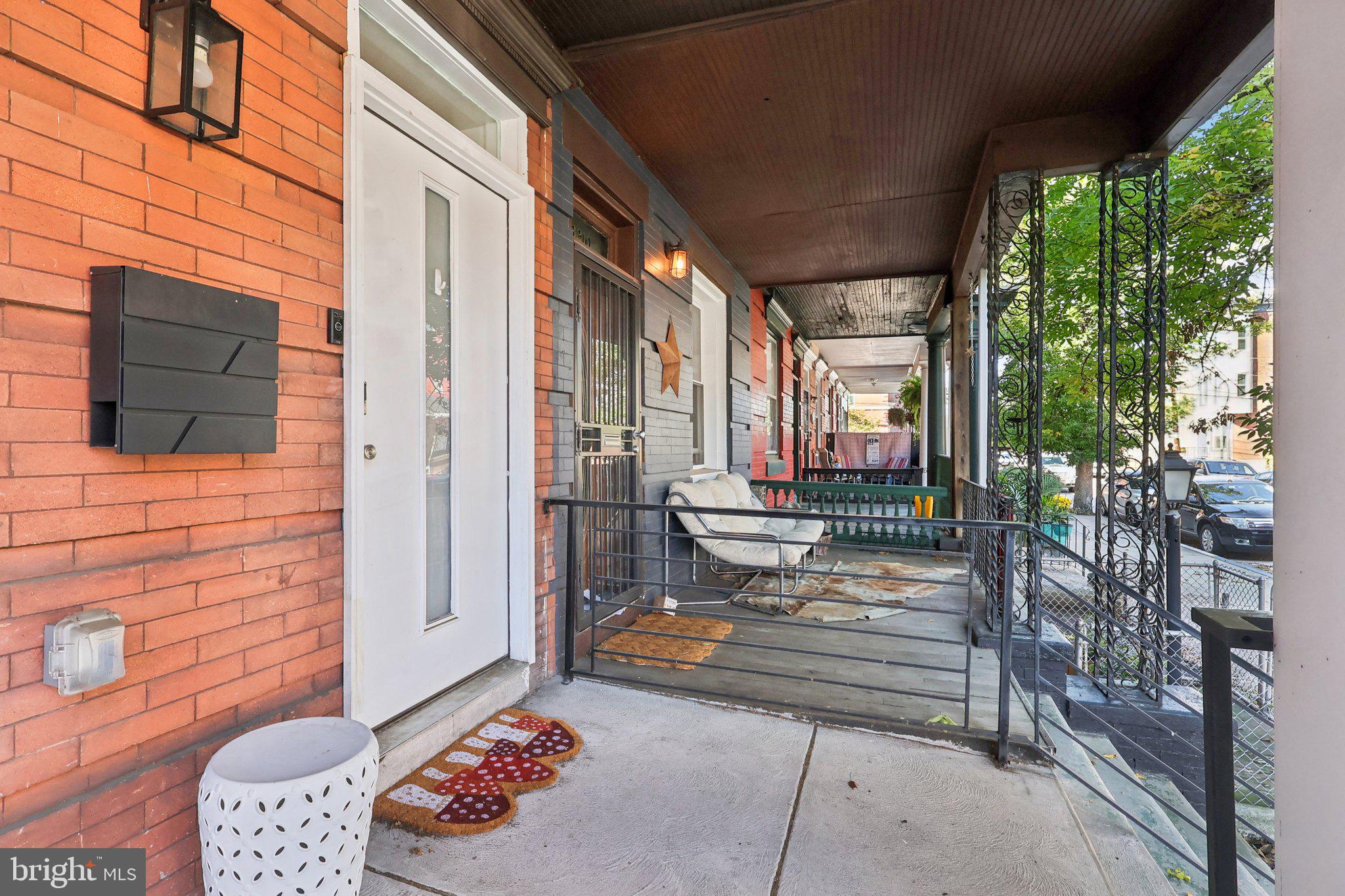 3208 CLIFFORD STREET