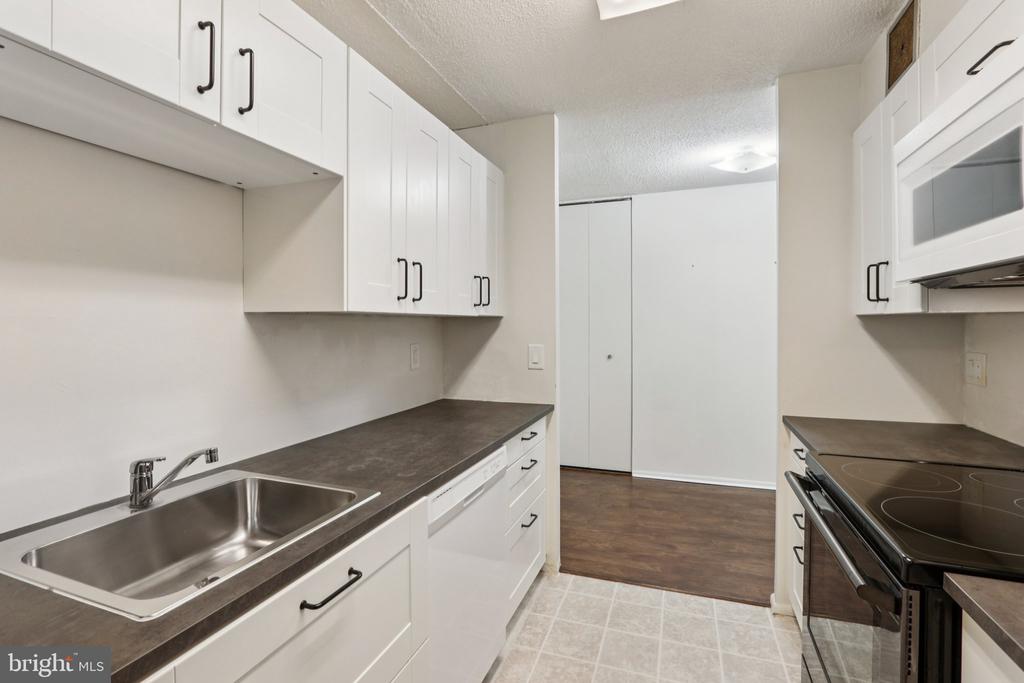1420 LOCUST STREET 7O