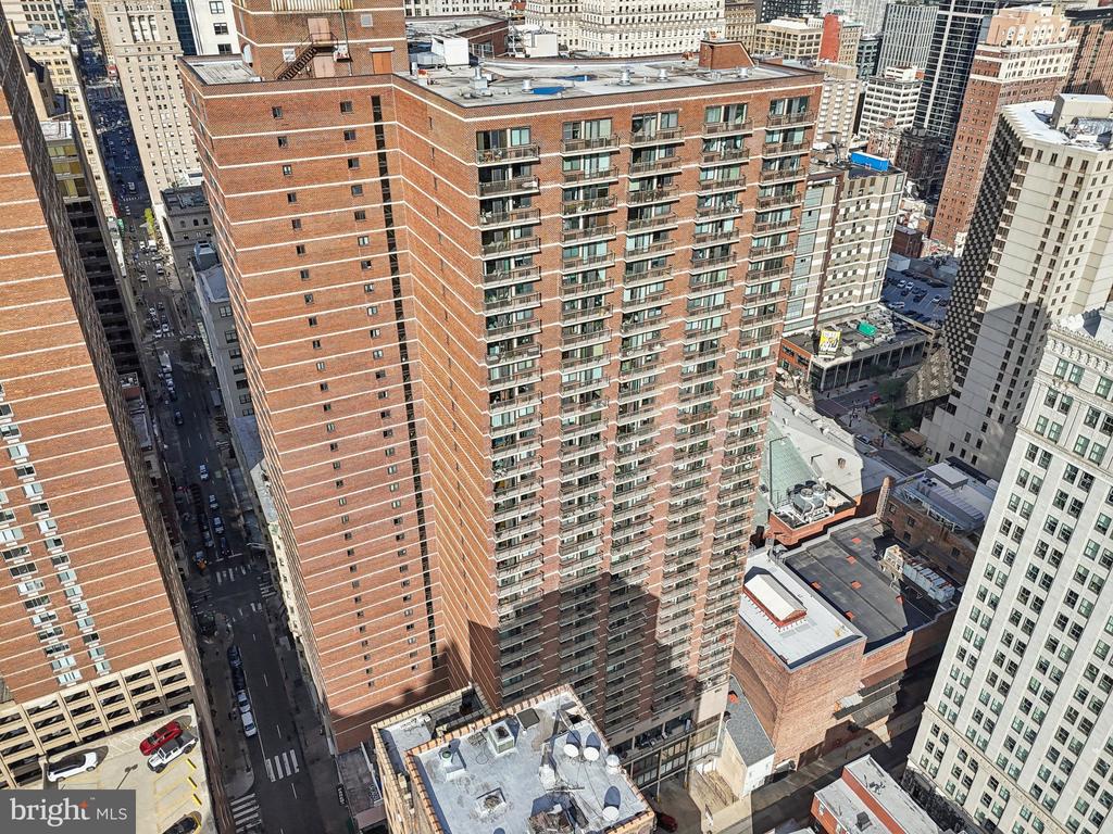 1420 LOCUST STREET 7O