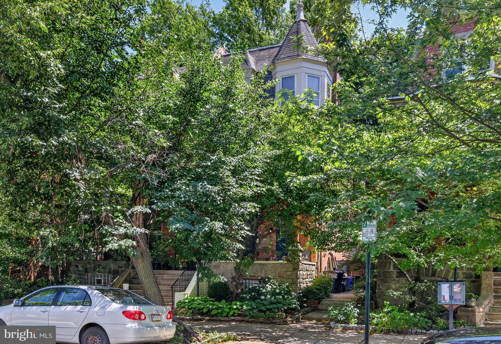 4706 CEDAR AVENUE
