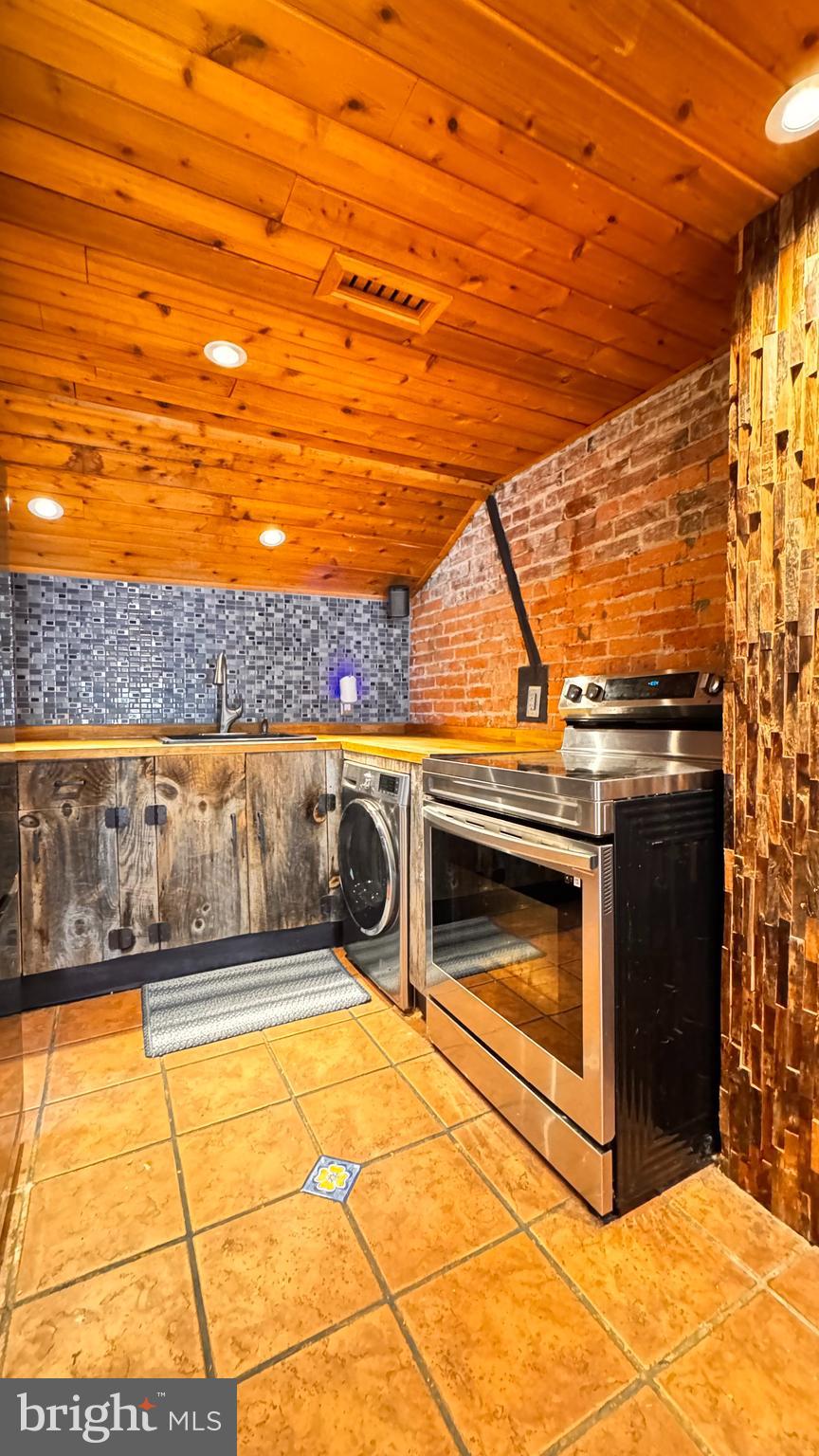 400 S 2ND STREET 16 404B
