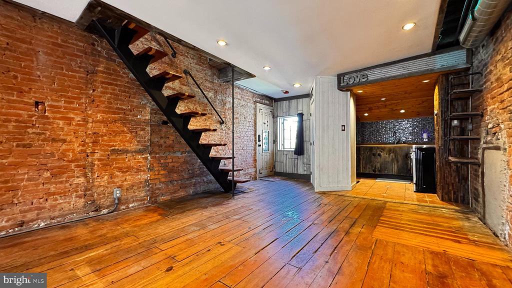 400 S 2ND STREET 16 404B