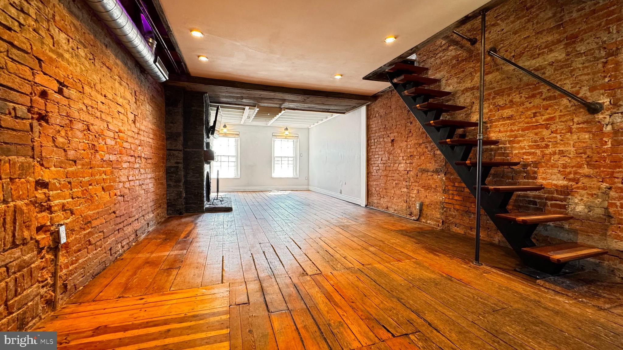 400 S 2ND STREET 16 404B