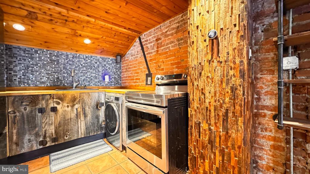 400 S 2ND STREET 16 404B