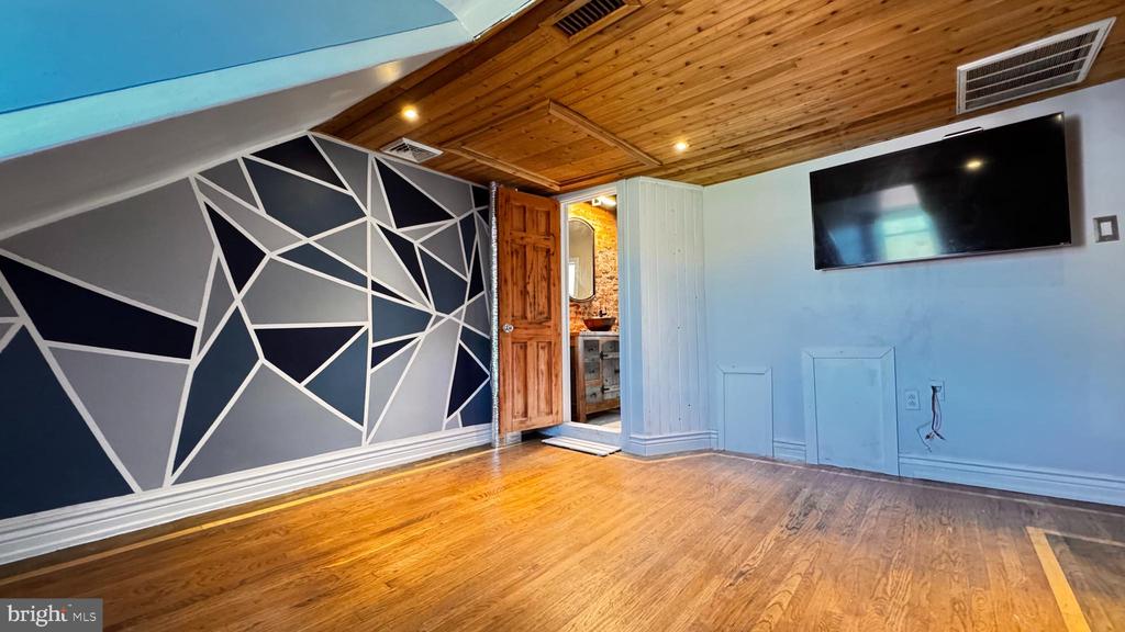 400 S 2ND STREET 16 404B