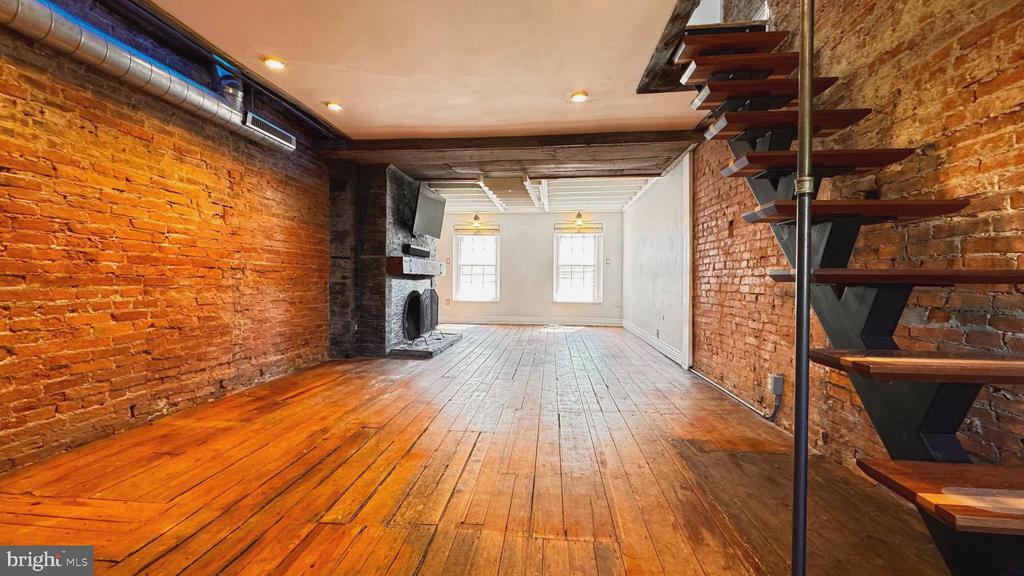 400 S 2ND STREET 16 404B