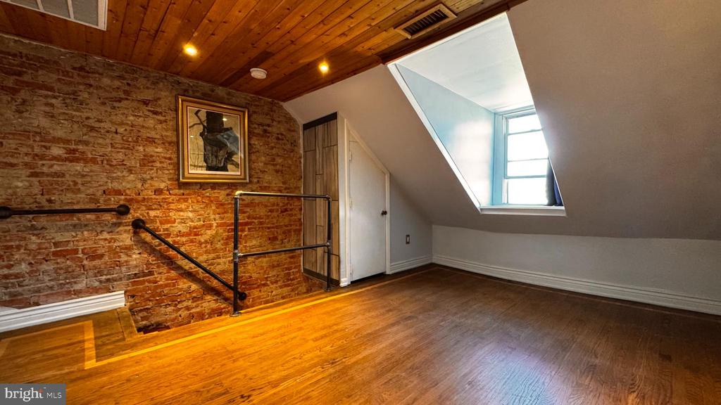 400 S 2ND STREET 16 404B