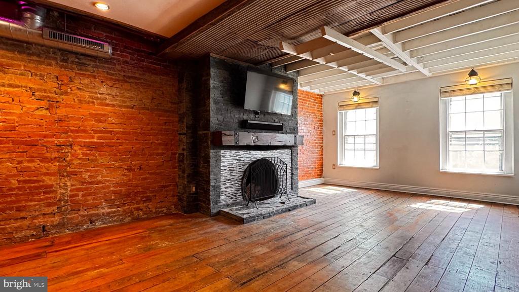 400 S 2ND STREET 16 404B