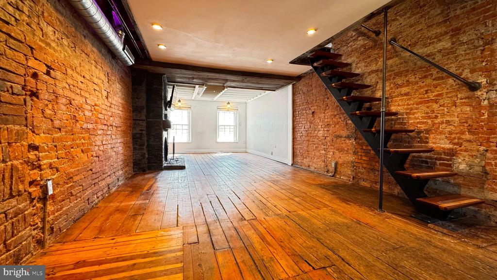 400 S 2ND STREET 16 404B