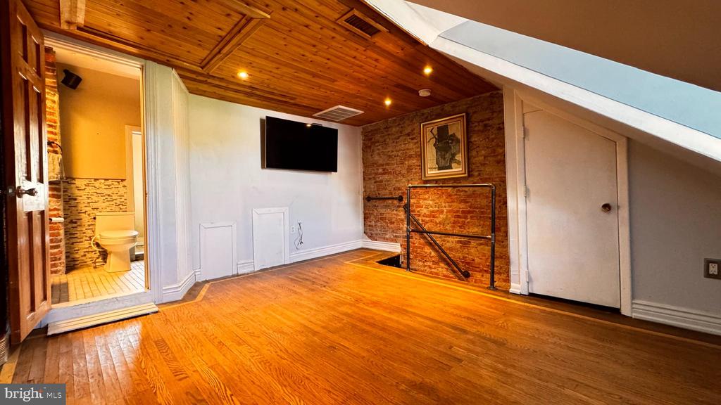 400 S 2ND STREET 16 404B