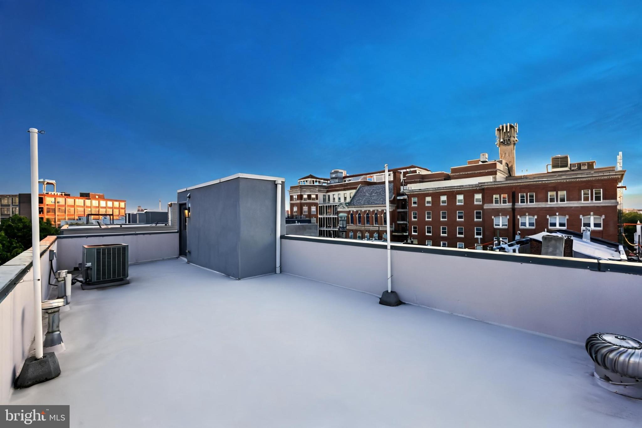 1724 TULIP STREET
