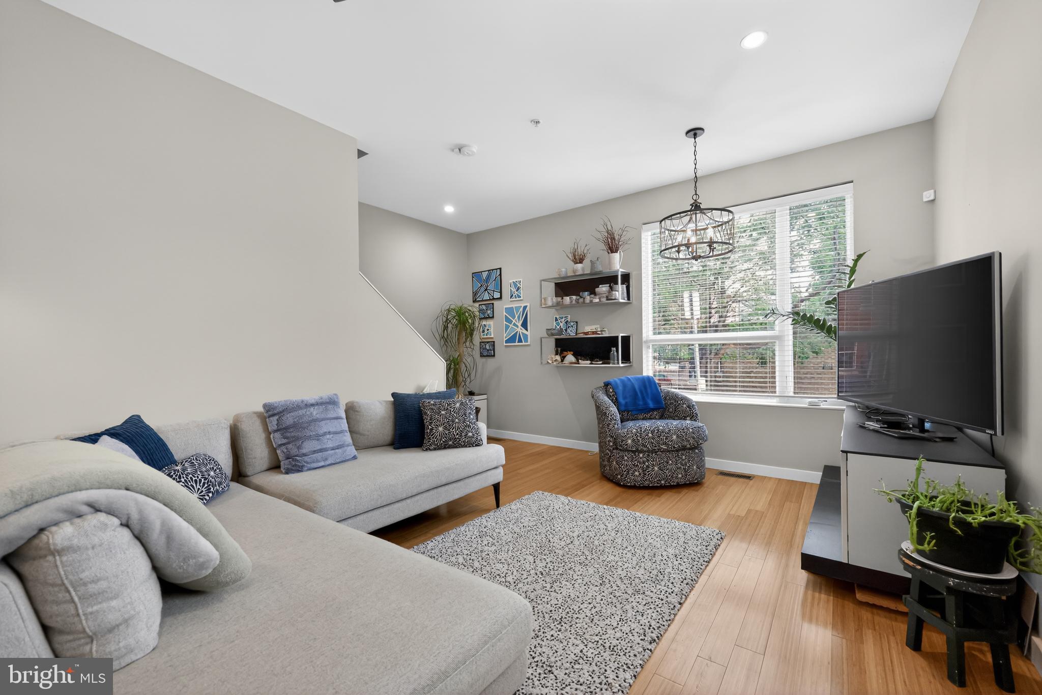 1724 TULIP STREET