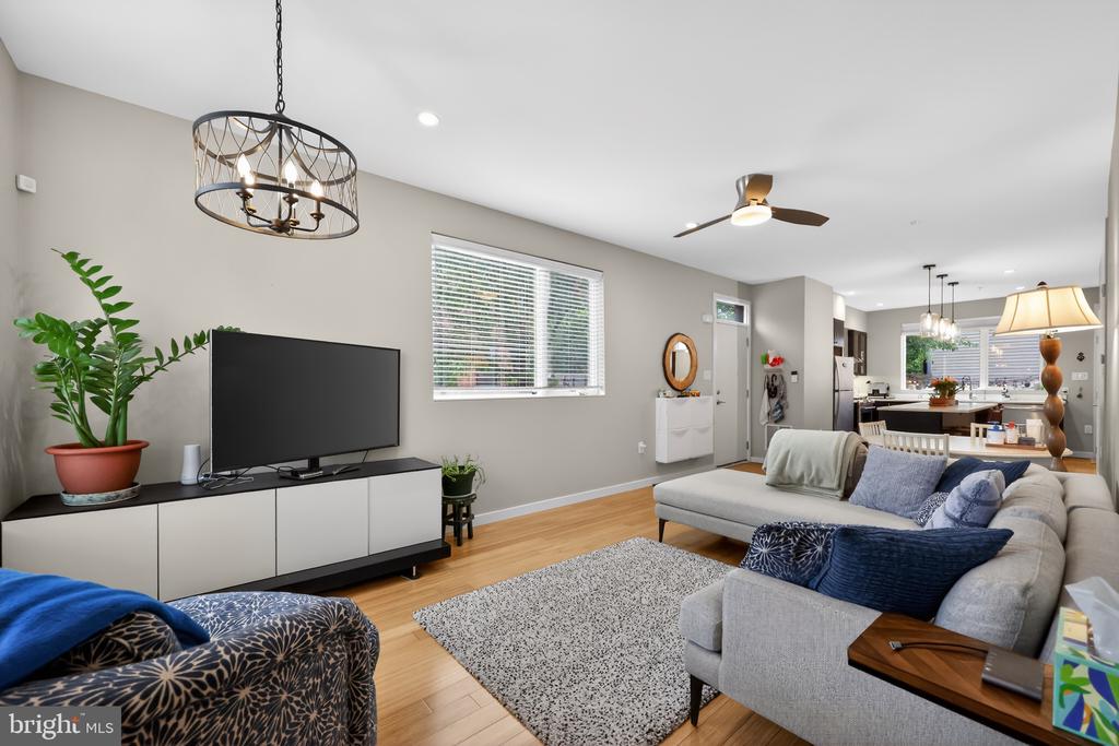 1724 TULIP STREET