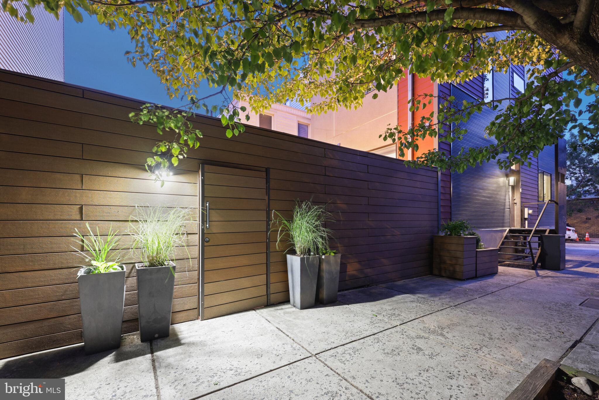 1724 TULIP STREET