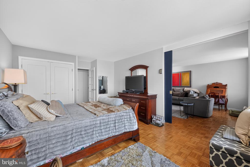 604 S WASHINGTON SQUARE Unit: 2609