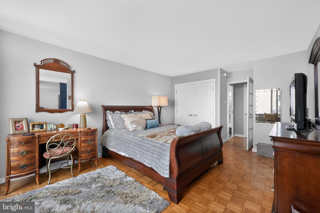 604 S WASHINGTON SQUARE Unit: 2609