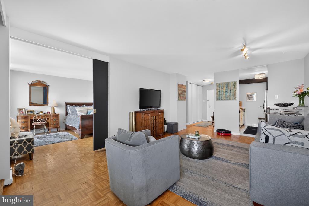 604 S WASHINGTON SQUARE Unit: 2609