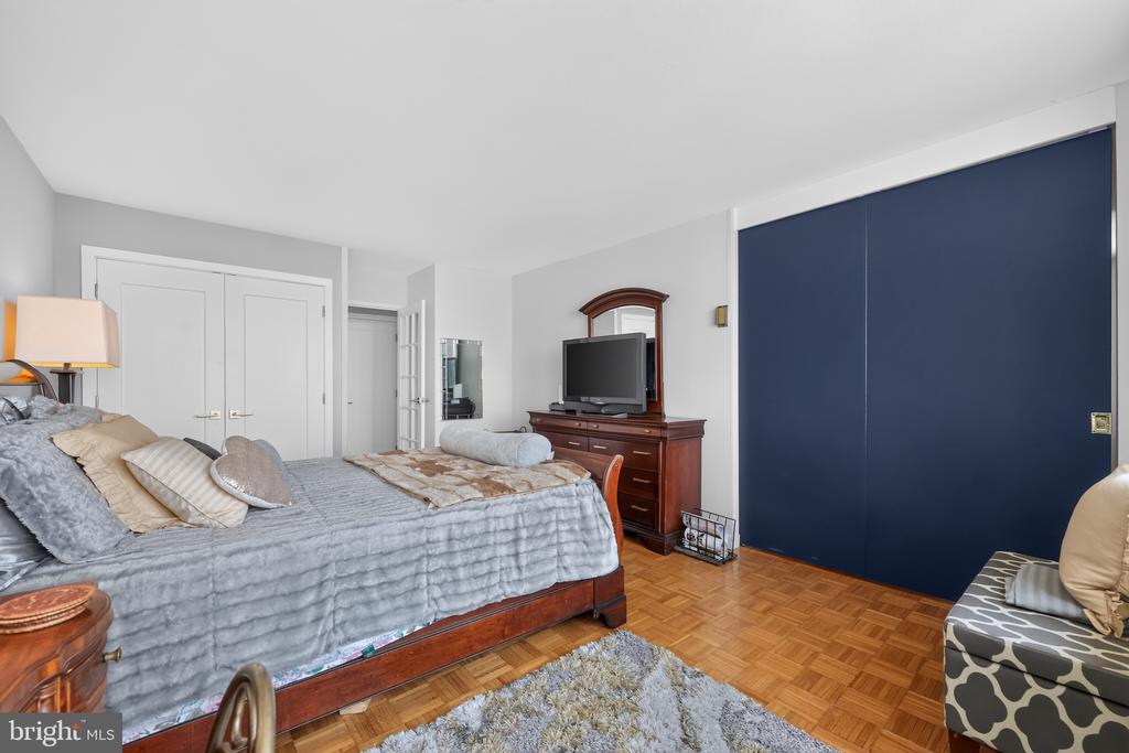 604 S WASHINGTON SQUARE Unit: 2609