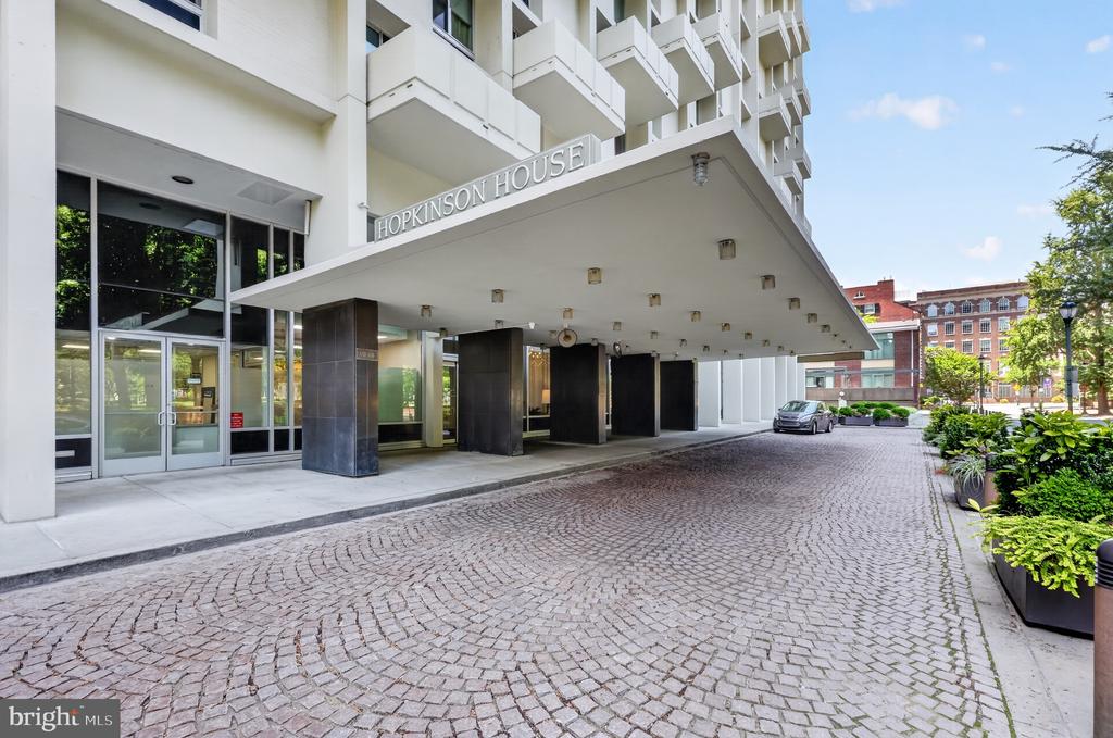 604 S WASHINGTON SQUARE Unit: 2609