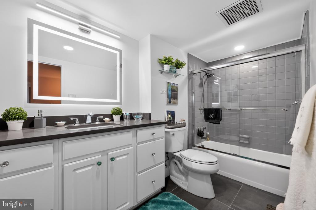 604 S WASHINGTON SQUARE Unit: 2609