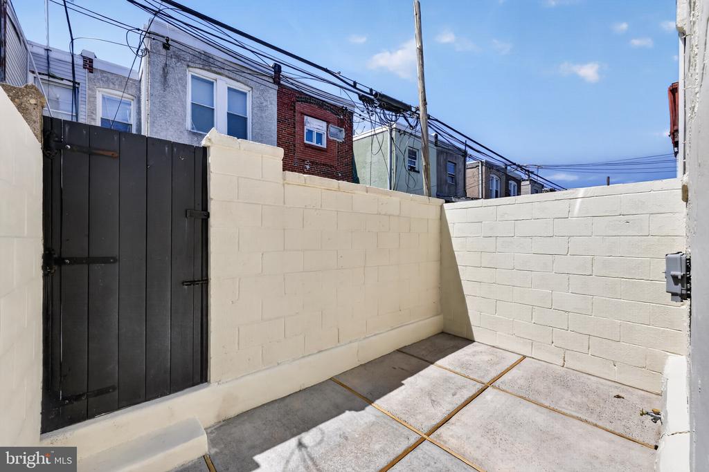2116 S BEECHWOOD STREET