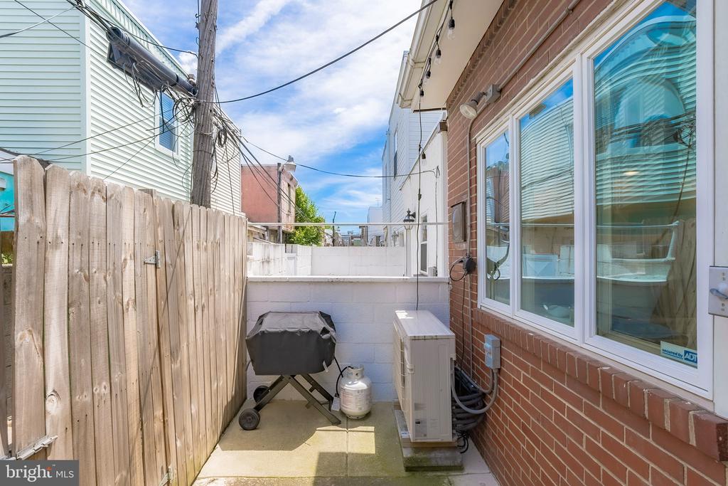 1045 MERCY STREET
